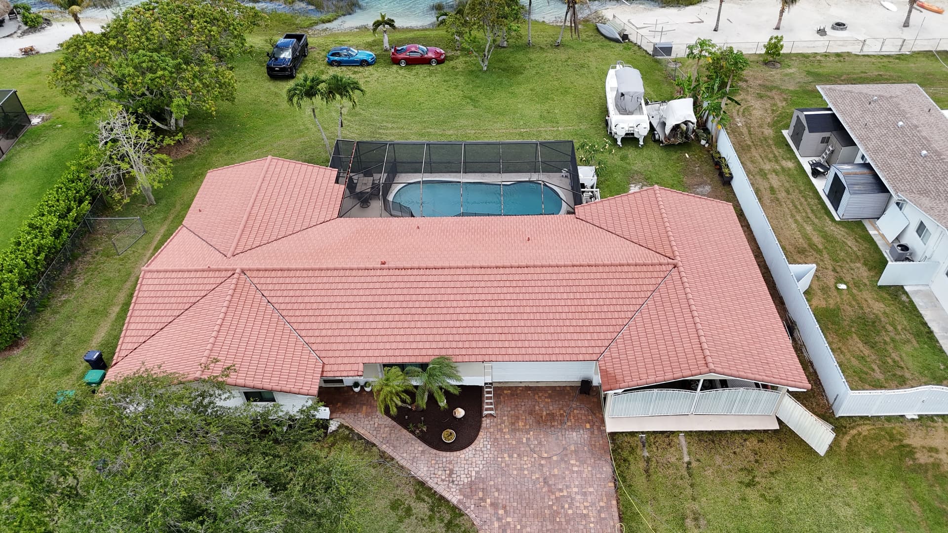 Gallery photos for Cement Barrel Tile Roof Soft Wash With Full Exterior Rinse: Image #1