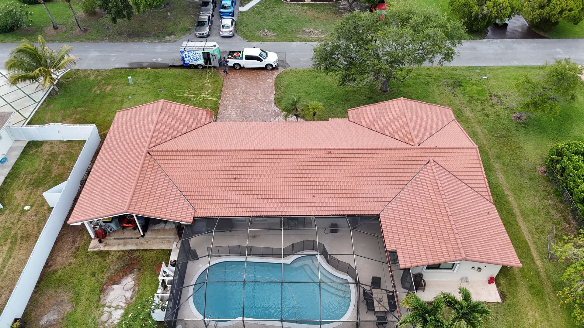 Gallery photos for Cement Barrel Tile Roof Soft Wash With Full Exterior Rinse: Image #3