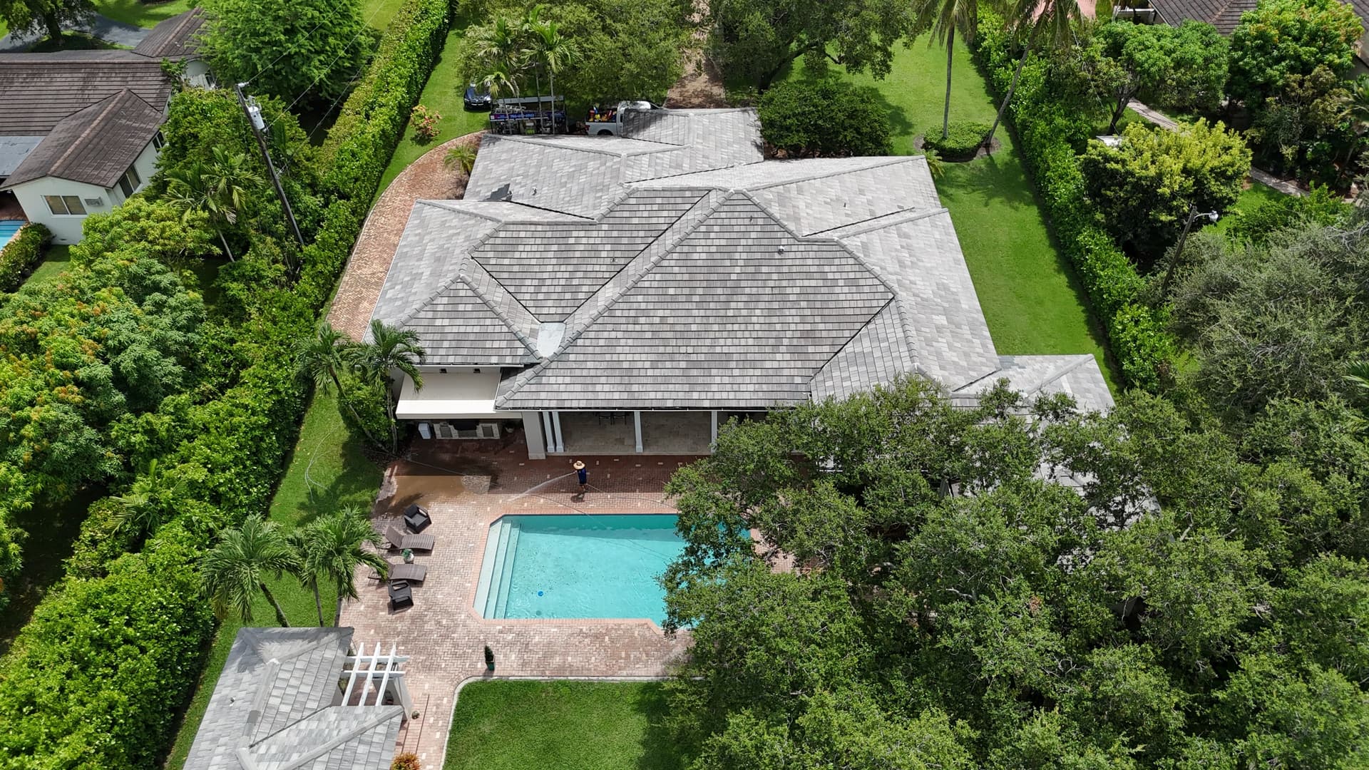 Gallery photos for Cement Tile Roof Soft Wash with Full Exterior House Wash: Image #3